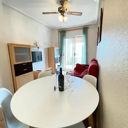 Precioso ático En Torrevieja. Appartamento *